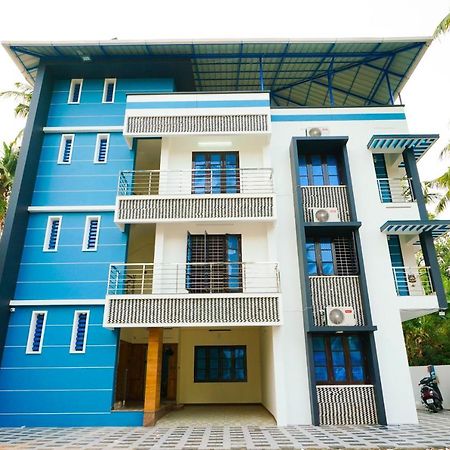 Hotel O Majestic Stays Kazhakuttam Exterior photo