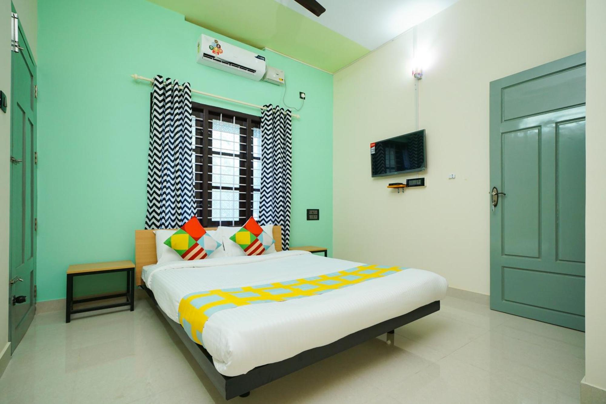 Hotel O Majestic Stays Kazhakuttam Exterior photo