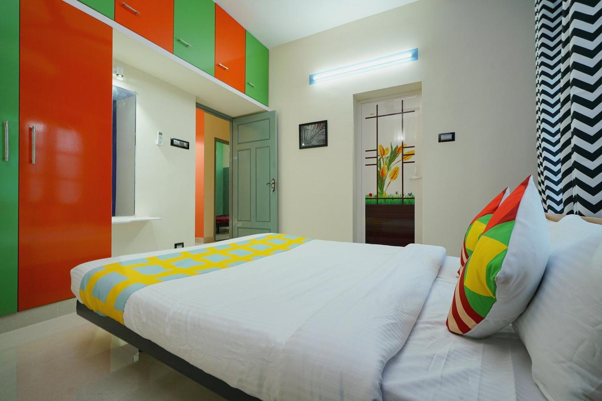 Hotel O Majestic Stays Kazhakuttam Exterior photo