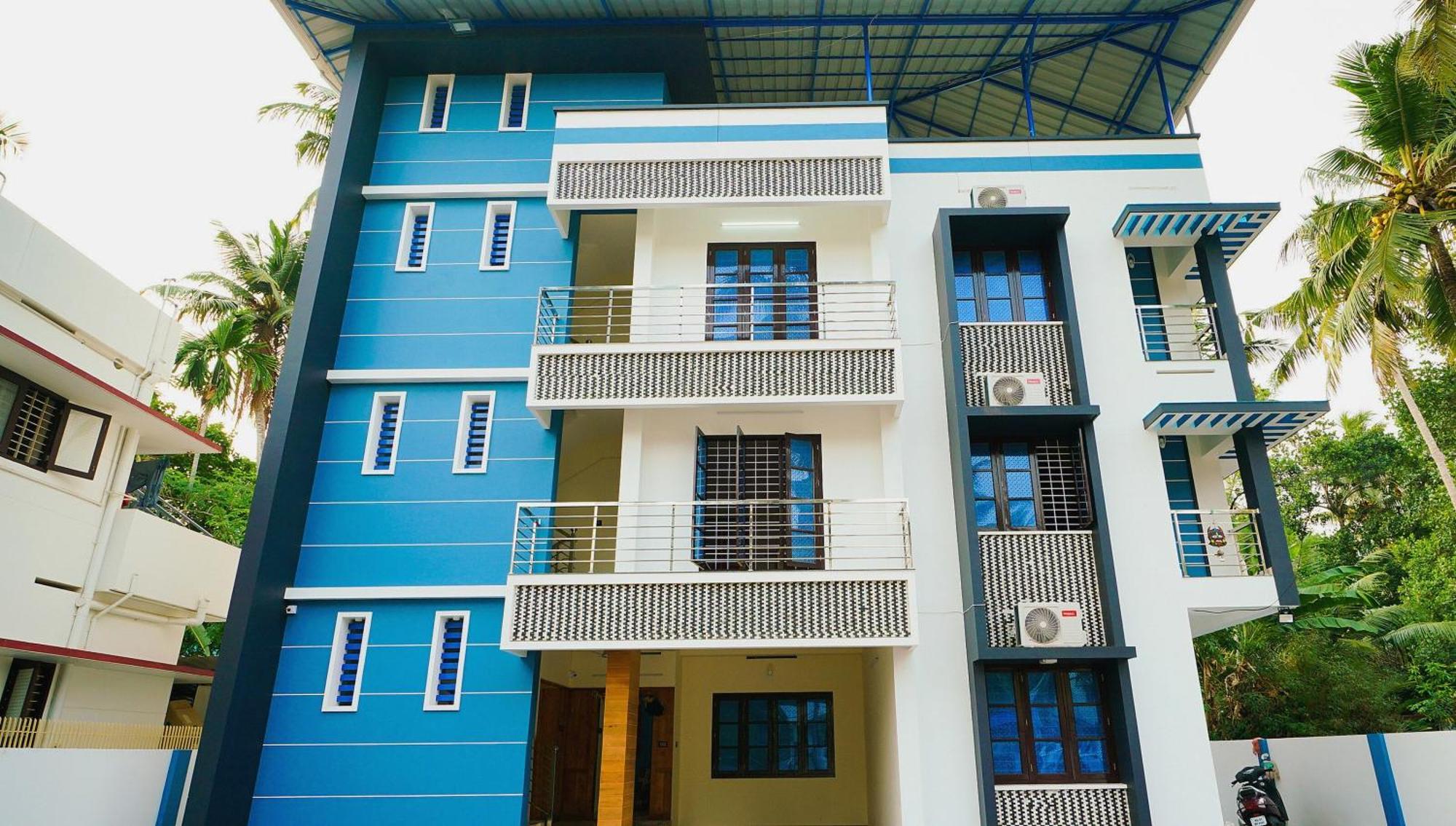 Hotel O Majestic Stays Kazhakuttam Exterior photo